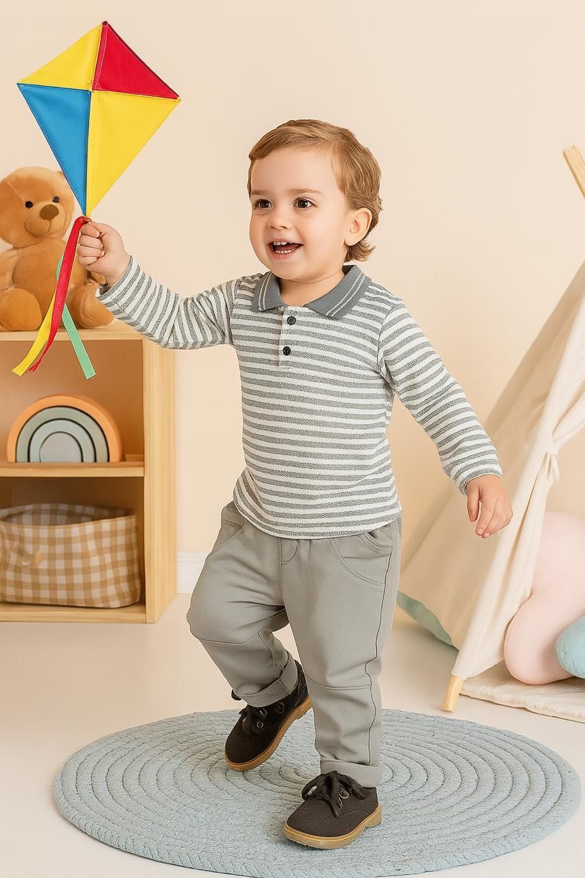 CONJUNTO MENINO BLUSA LISTRADA GOLA POLO E CALÇA CINZA