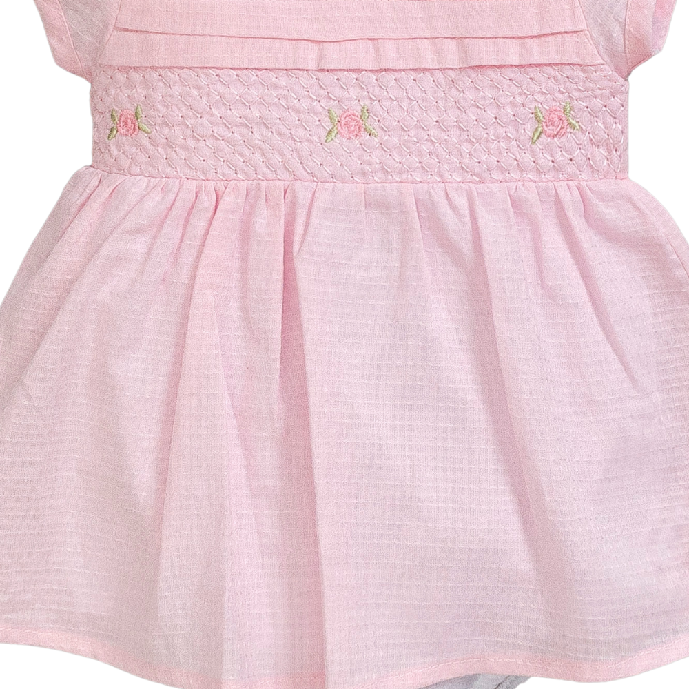 MACACÃO CURTO  ROSA BORDADO