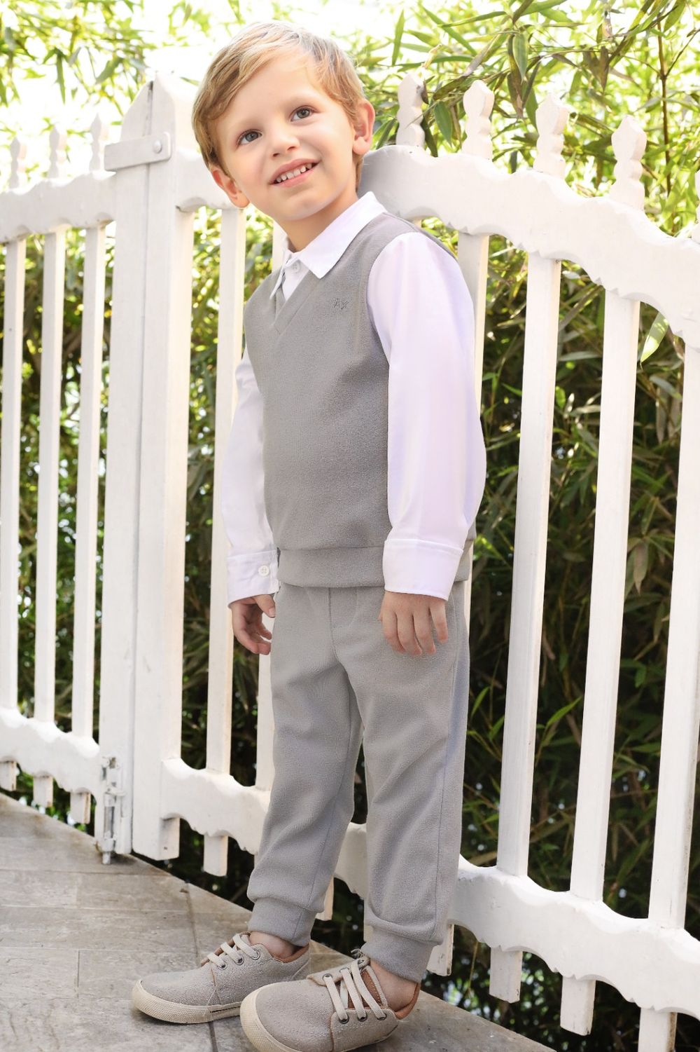 CONJUNTO INFANTIL MENINO ELEGANTE COM COLETE E CALÇA EM VELUDINHO