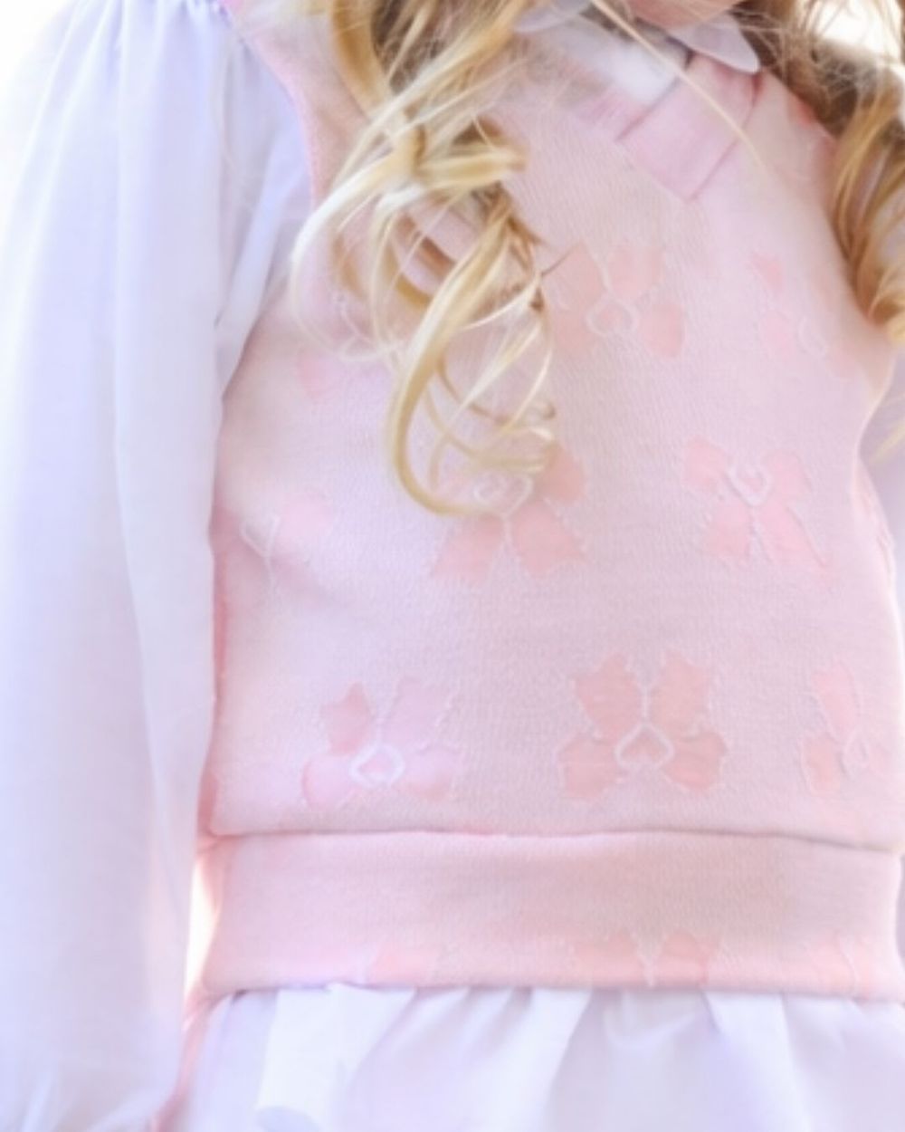 CONJUNTO INFANTIL COLETE COM CAMISA EMBUTIDA E SHORTS EM JACQUARD