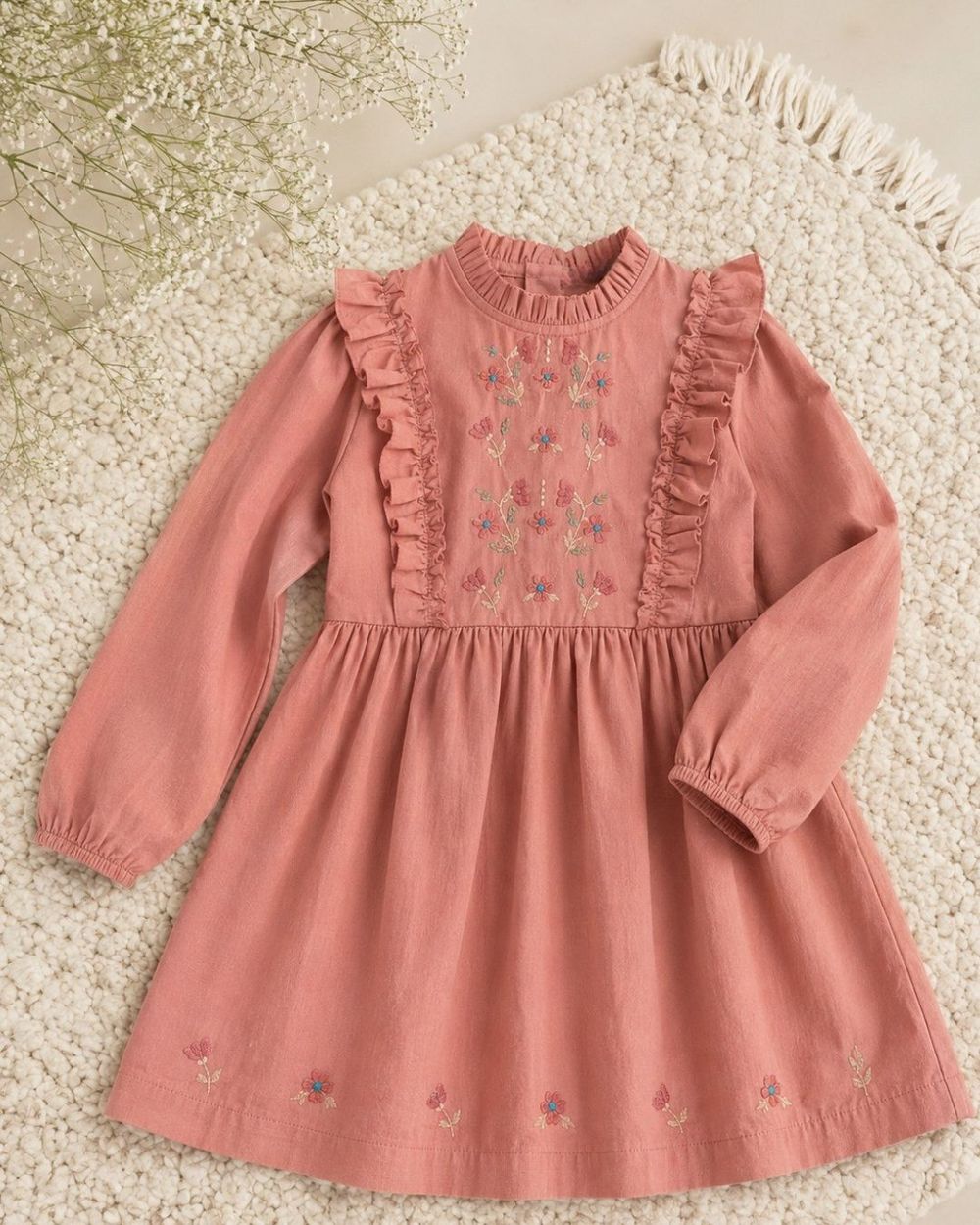 VESTIDO INFANTIL FLORAL BORDADO MANGA LONGA DELICADO