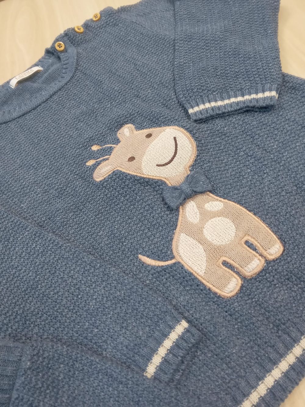 CONJUNTO BEBÊ TRICÔ BLUSA GIRAFINHA E CALÇA AZUL