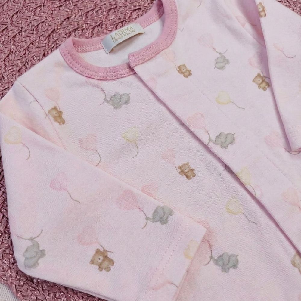 MACACÃO LONGO ESTAMPADO BICHINHOS COM BOTÃO MAGNÉTICO