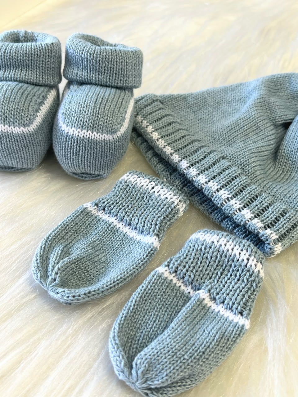 KIT GORRO LUVAS E SAPATINHO THÉO
