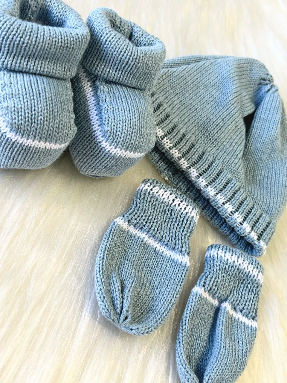 KIT GORRO LUVAS E SAPATINHO THÉO