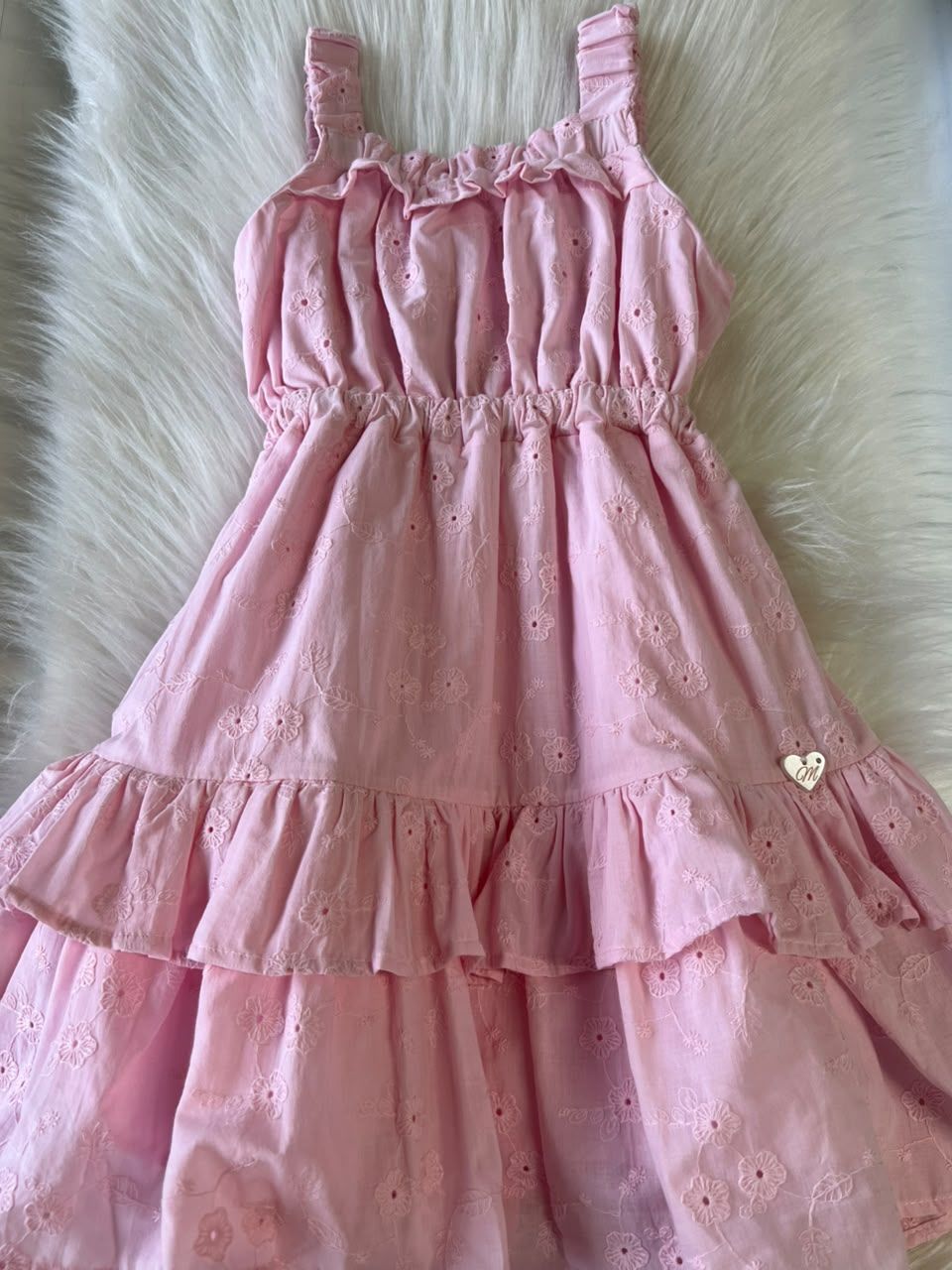 VESTIDO INFANTIL COM BORDADOS DE FLORES ROSA