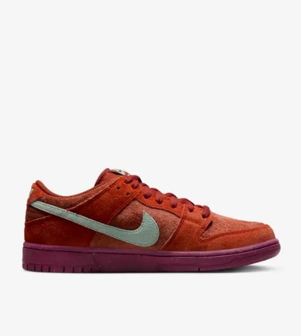 Tênis Nike SB Dunk Low Pro Mystic Red and Rosewood 