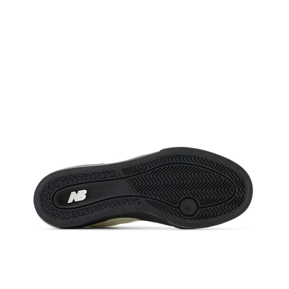 Tênis New Balance Numeric 272 Bege/Preto 