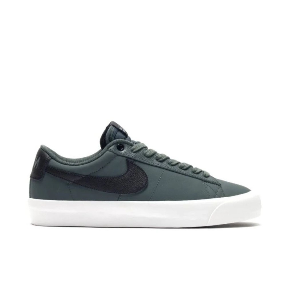 Tênis Nike SB Blazer Low Pro GT 