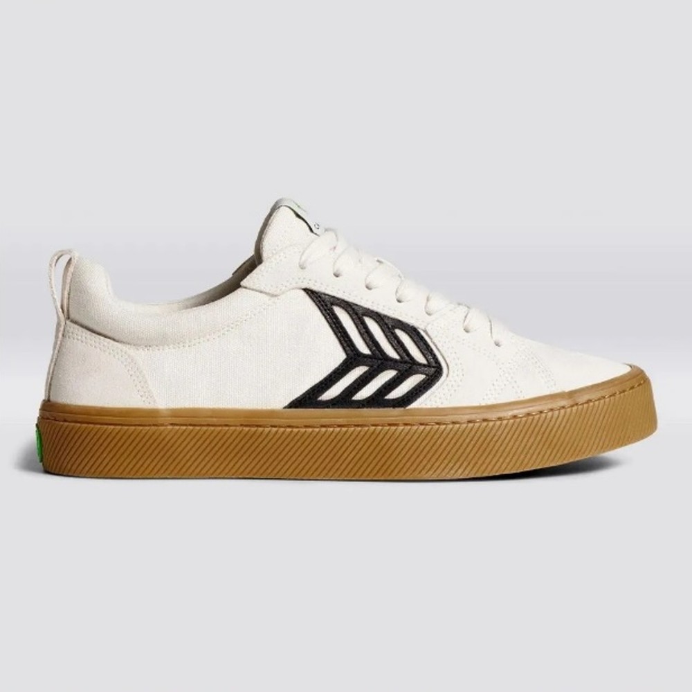 Tênis Cariuma Catiba Pro Low Off White Gum Black