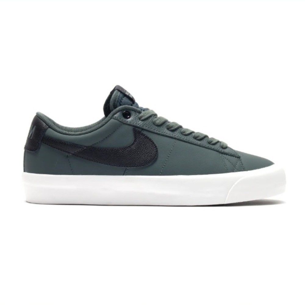 Tênis Nike SB Blazer Low Pro GT 