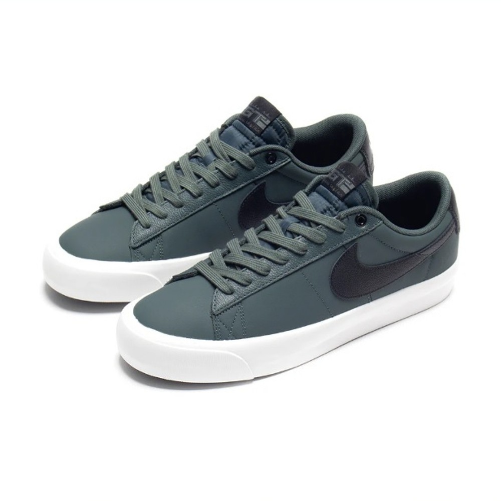 Tênis Nike SB Blazer Low Pro GT 