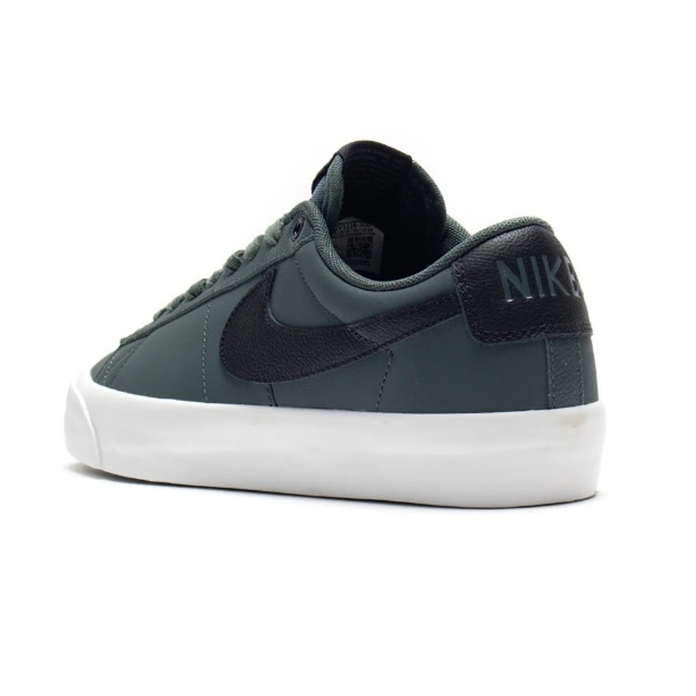 Tênis Nike SB Blazer Low Pro GT 