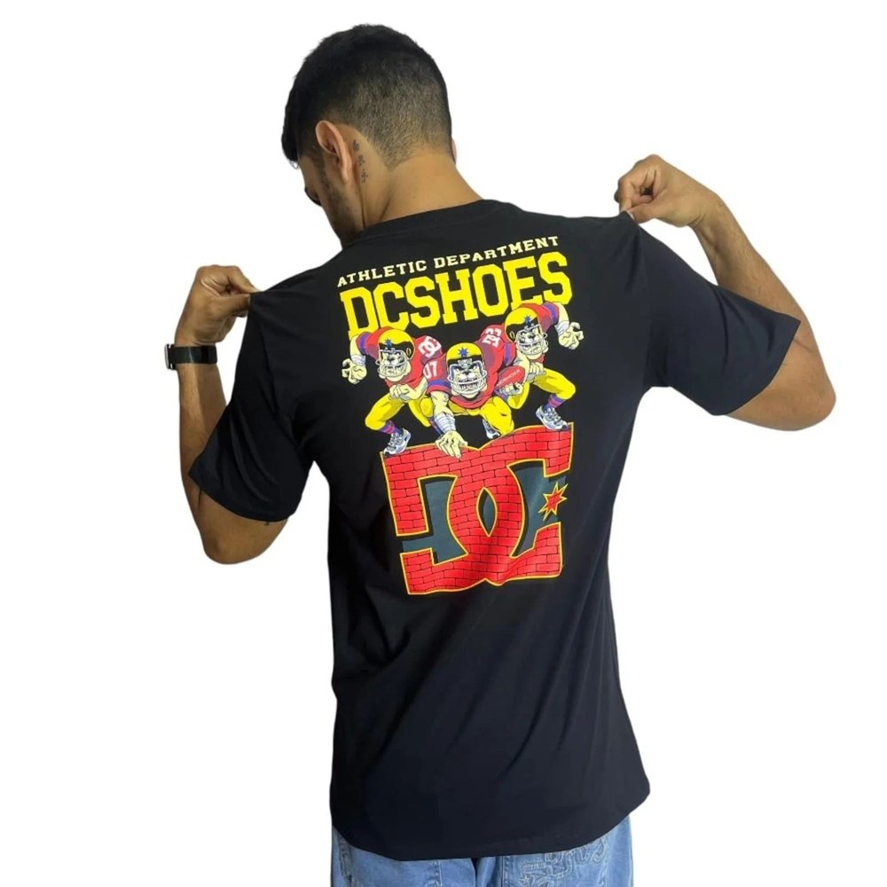 Camiseta DC Shoes Defensive Line Preto