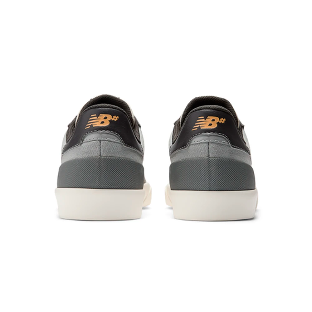 Tênis New Balance Numeric 272 