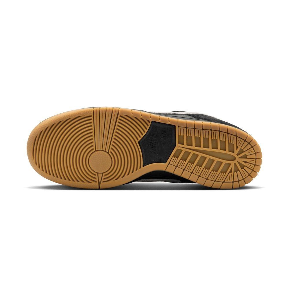 Tênis Nike SB Dunk Low Pro 