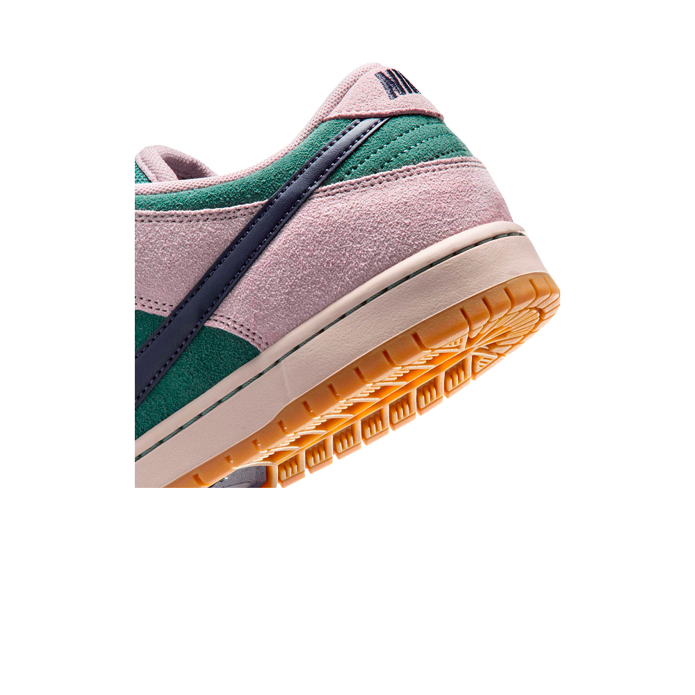 Tênis Nike SB Dunk Low Pro