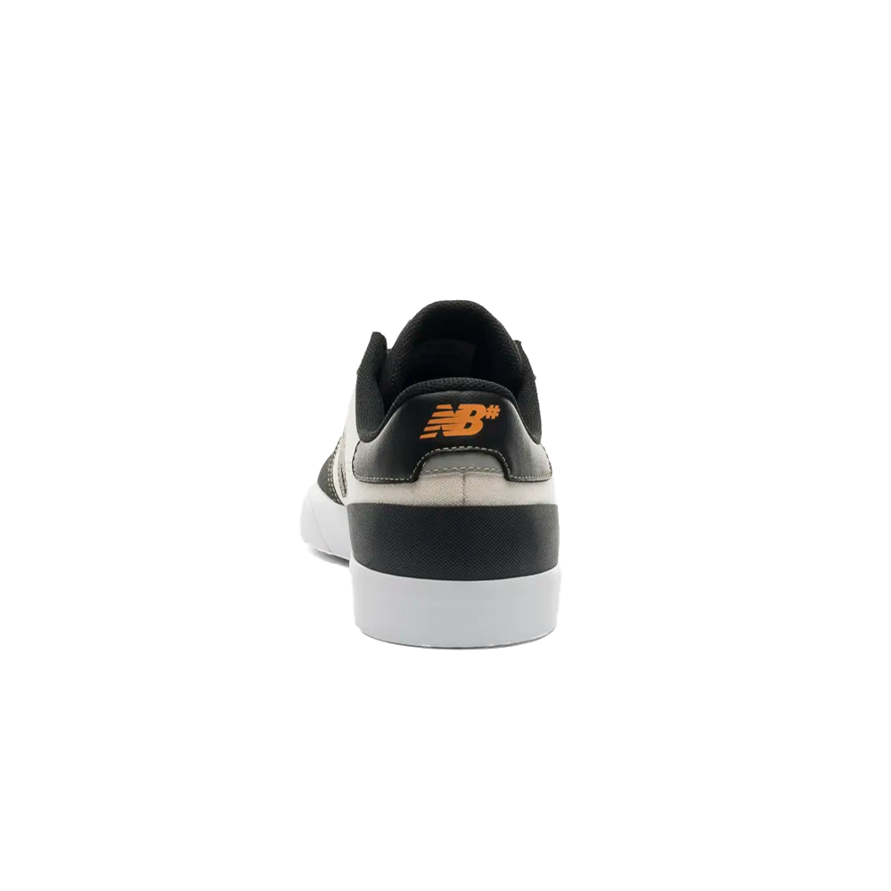 Tênis New Balance Numeric 272 Preto/Bege