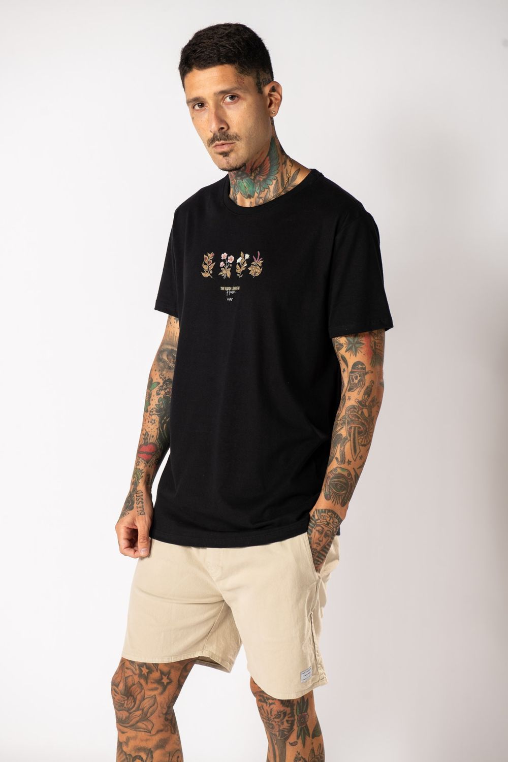 T- Shirt Earth Laughs In Flowers