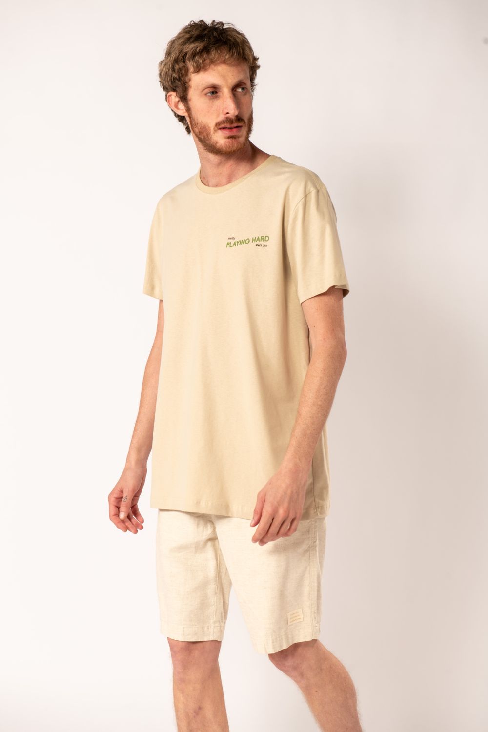 T-shirt Playing Hard