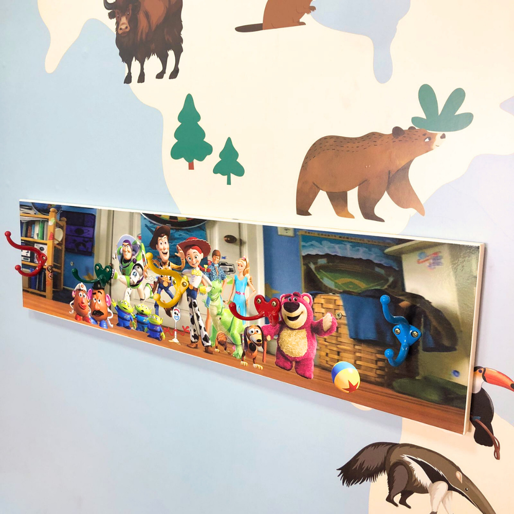 Organizador infantil de parede com 5 ganchos com tema Toy Story