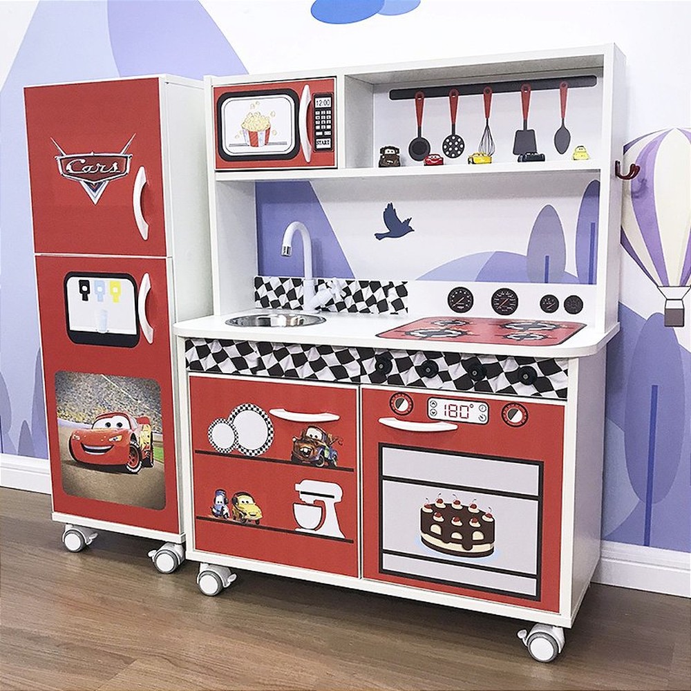 Mini cozinha infantil + geladeira infantil Carros