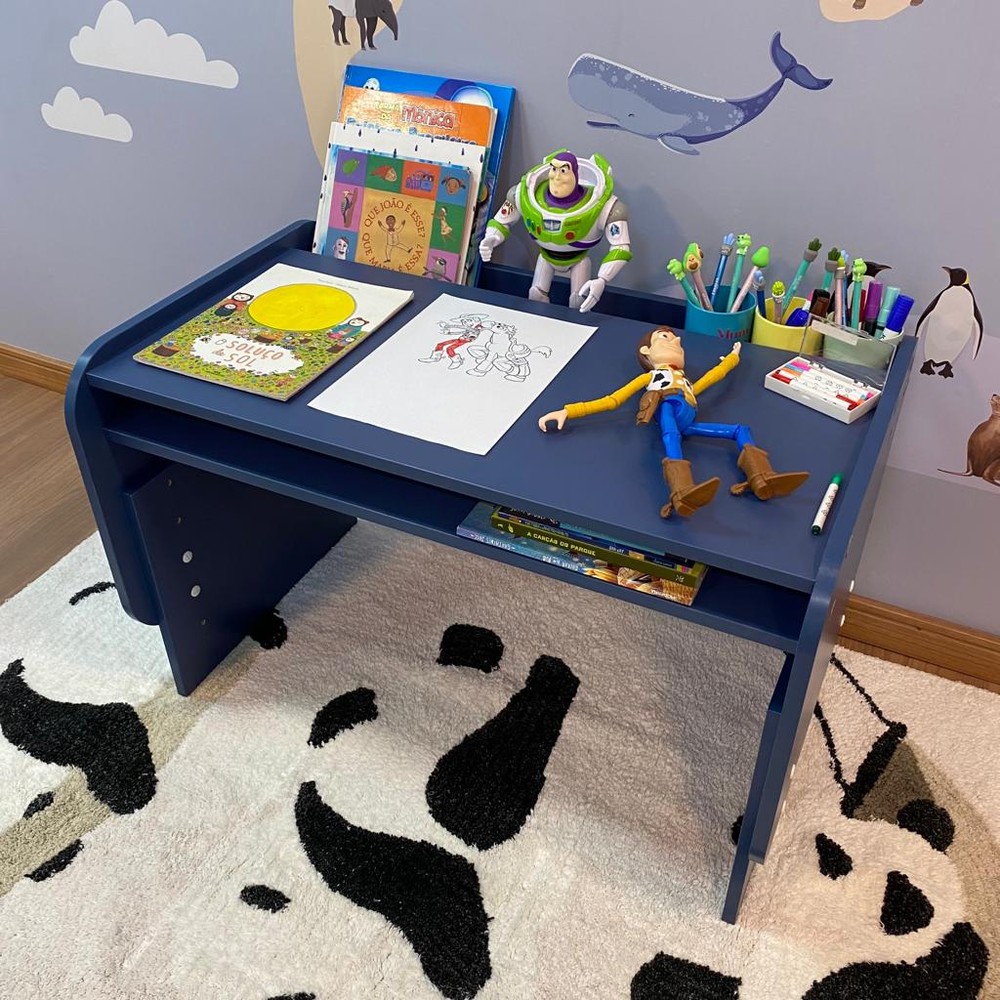 Mesa infantil grande com regulagem de altura - cor azul
