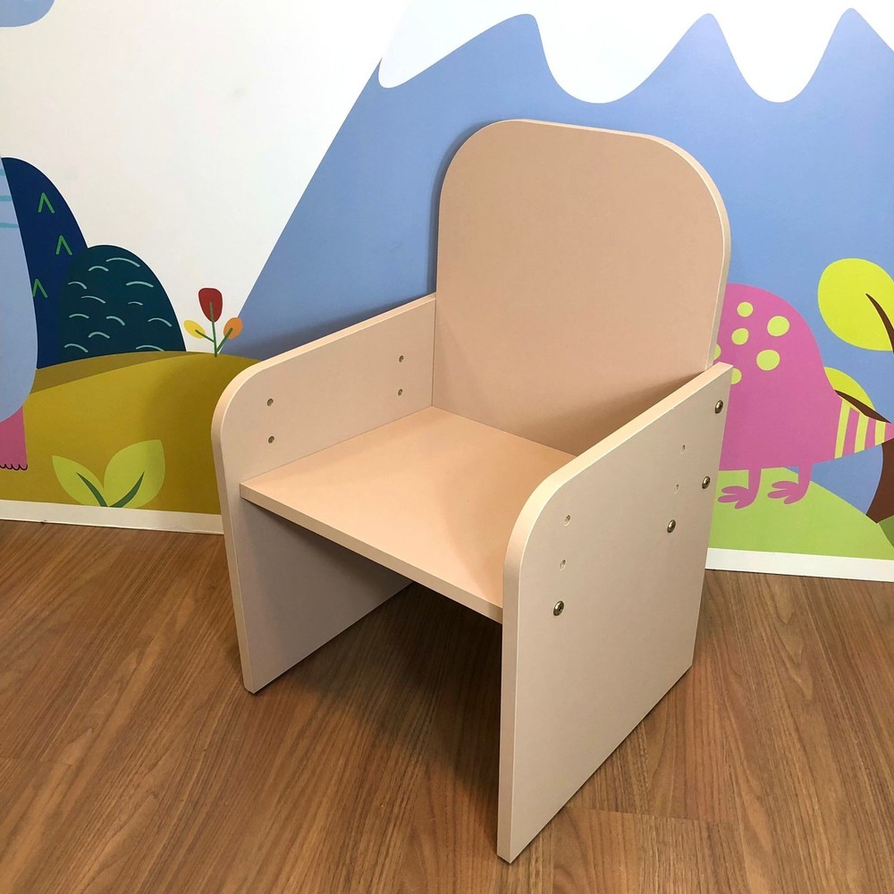 Cadeira infantil com regulagem de altura - cor rosa sal