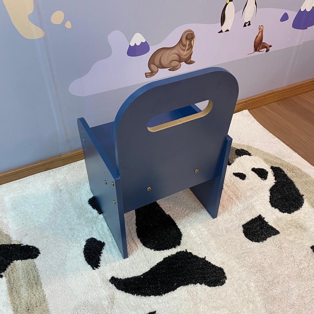 Cadeira infantil com regulagem de altura - cor azul