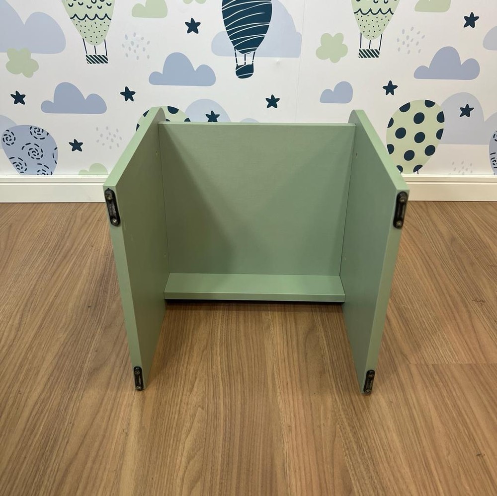 Cadeira infantil com regulagem de altura - cor verde