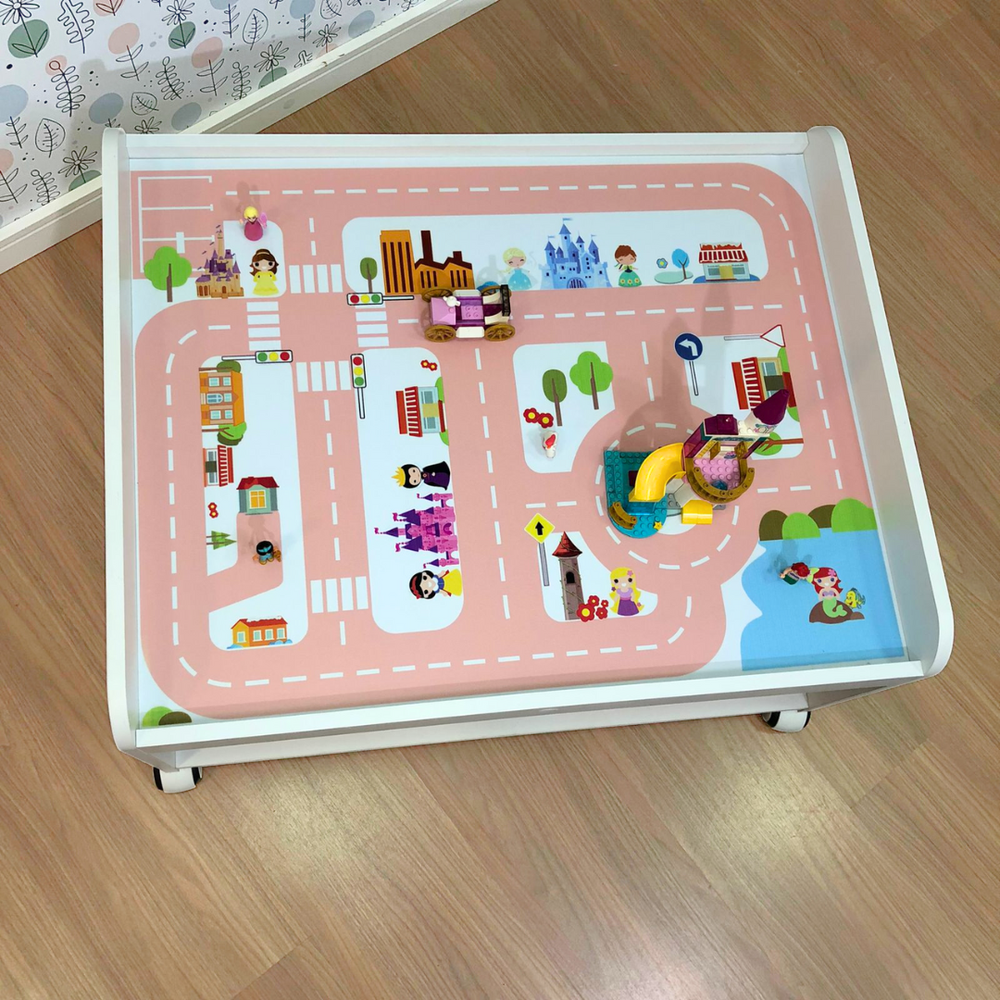 Mesa de centro infantil criativa com tema cidade das princesas 