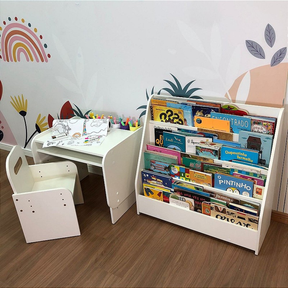 Conjunto mesa infantil pequena com cadeira ambas com regulagem de altura mais organizador de livros grande