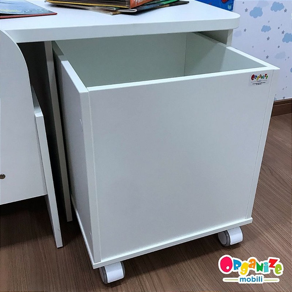 Rack 2 baús branco + um baú branco + uma cadeira com regulagem branca