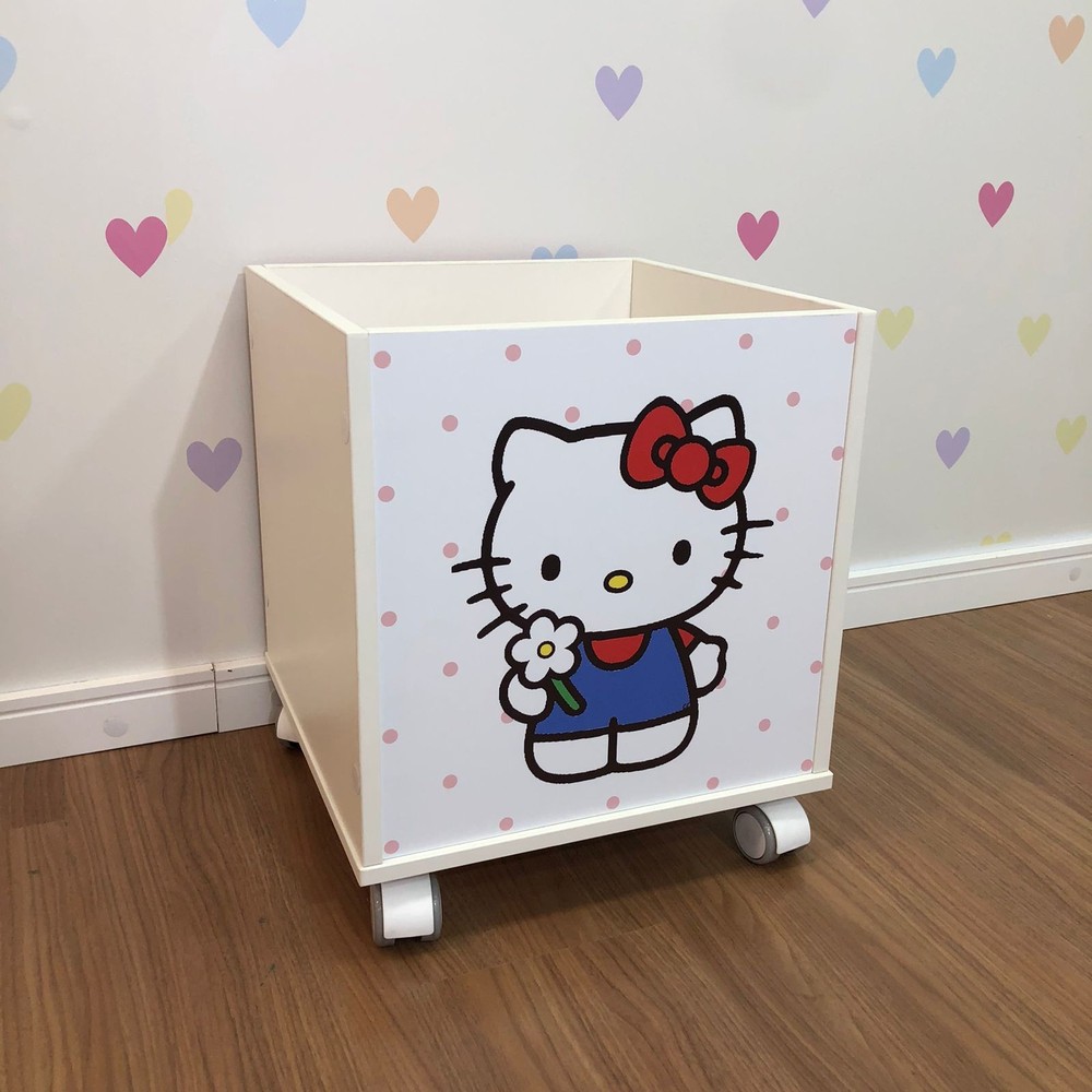 Baú de brinquedos com rodízio e tema hello kitty