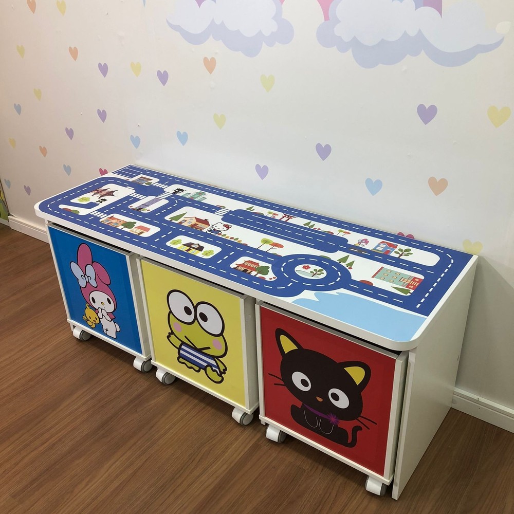 Combo rack 3 baús cidade da Hello Kitty e baús com tema (rack + três baus)