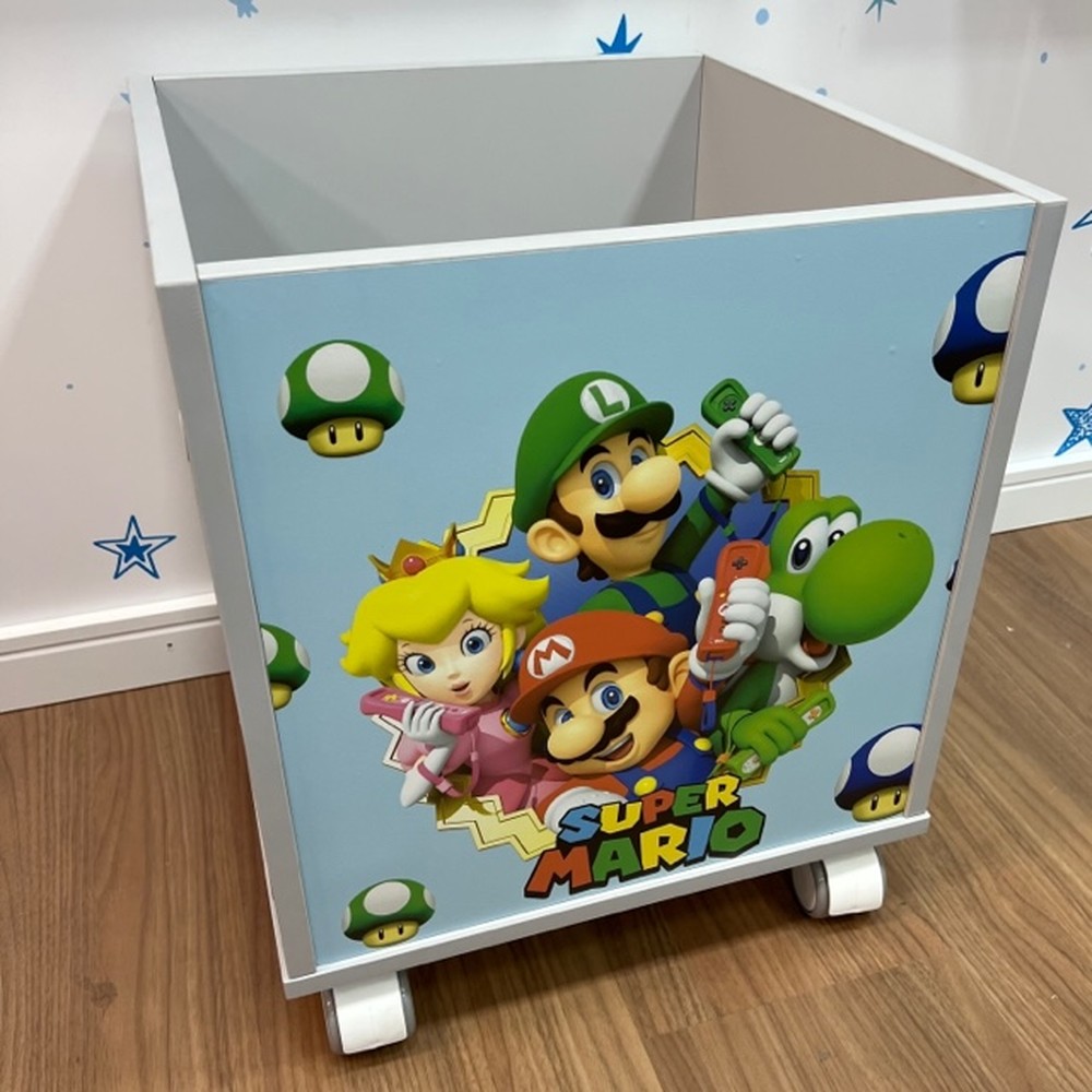 Baú de brinquedos com rodízio e tema mario bros princesa e yoshi