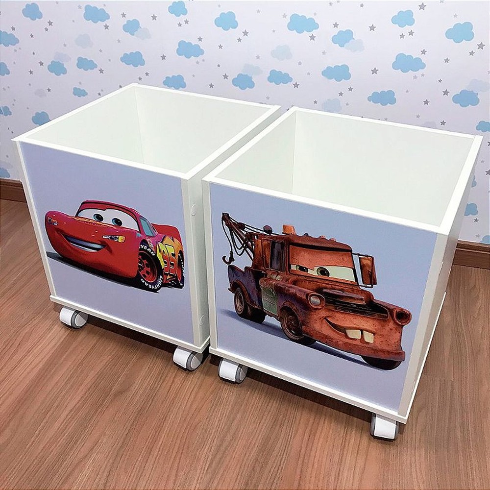 Baú infantil organizador de brinquedos com rodízio e tema mcqueen