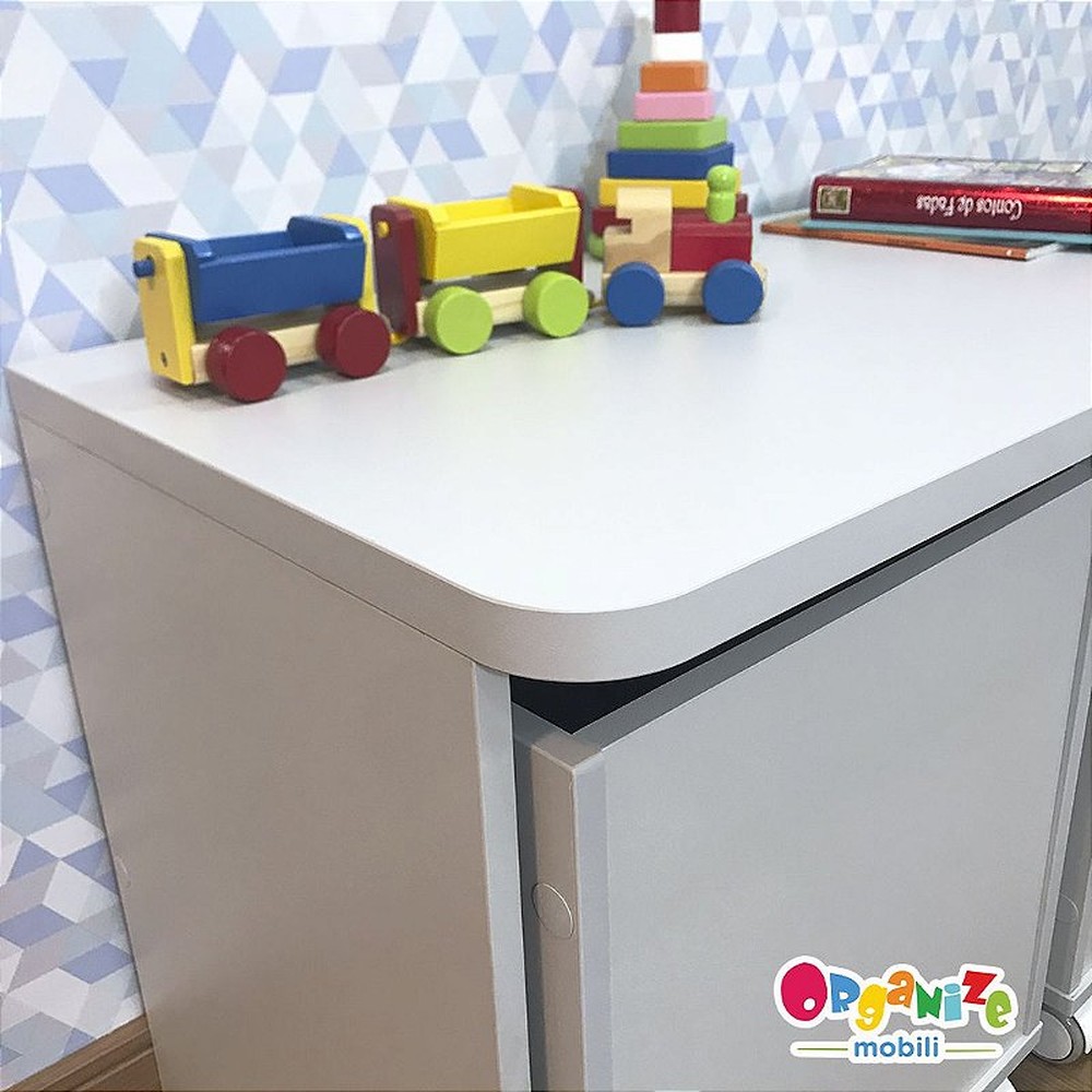 Rack infantil para dois baús + 2 Baú infantil organizador de brinquedos com rodízio - cor cinza cristal