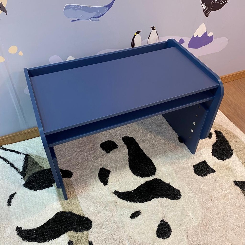 Mesa infantil grande com regulagem de altura - cor azul