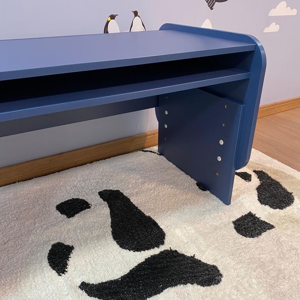 Mesa infantil grande com regulagem de altura - cor azul