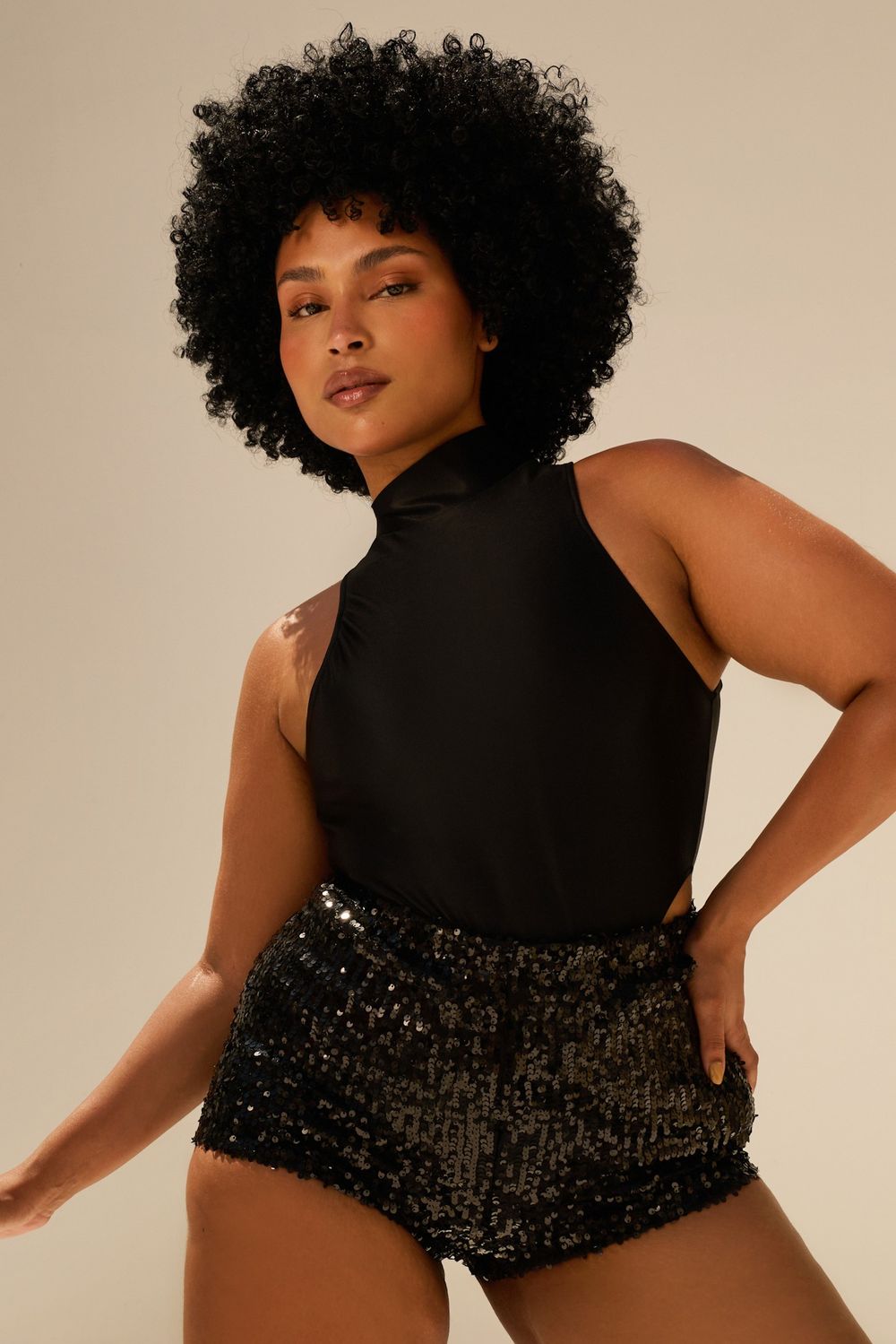 SHORT BARDOT PAETÊ PRETO | BARDOT BLACK SEQUIN SHORTS