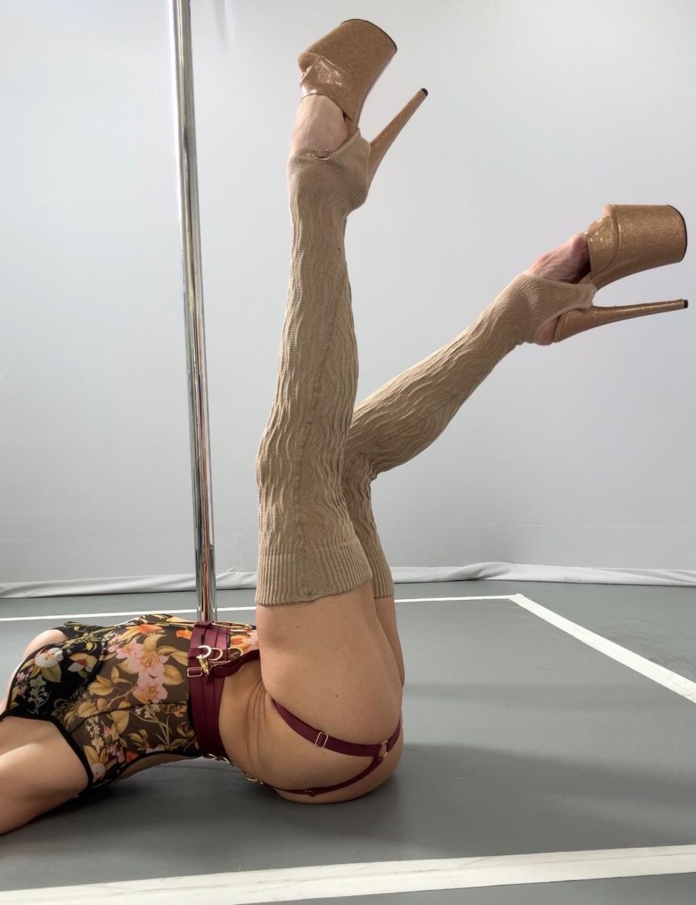 PERNEIRA VELCRO BAUNILHA | VANILLA VELCRO LEGWARMER
