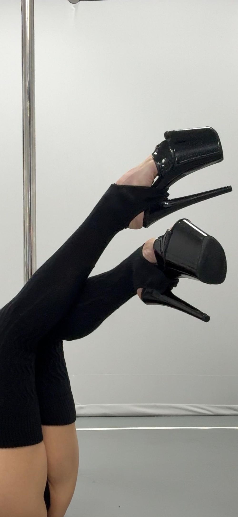 PERNEIRA VELCRO PRETA | BLACK VELCRO LEGWARMER