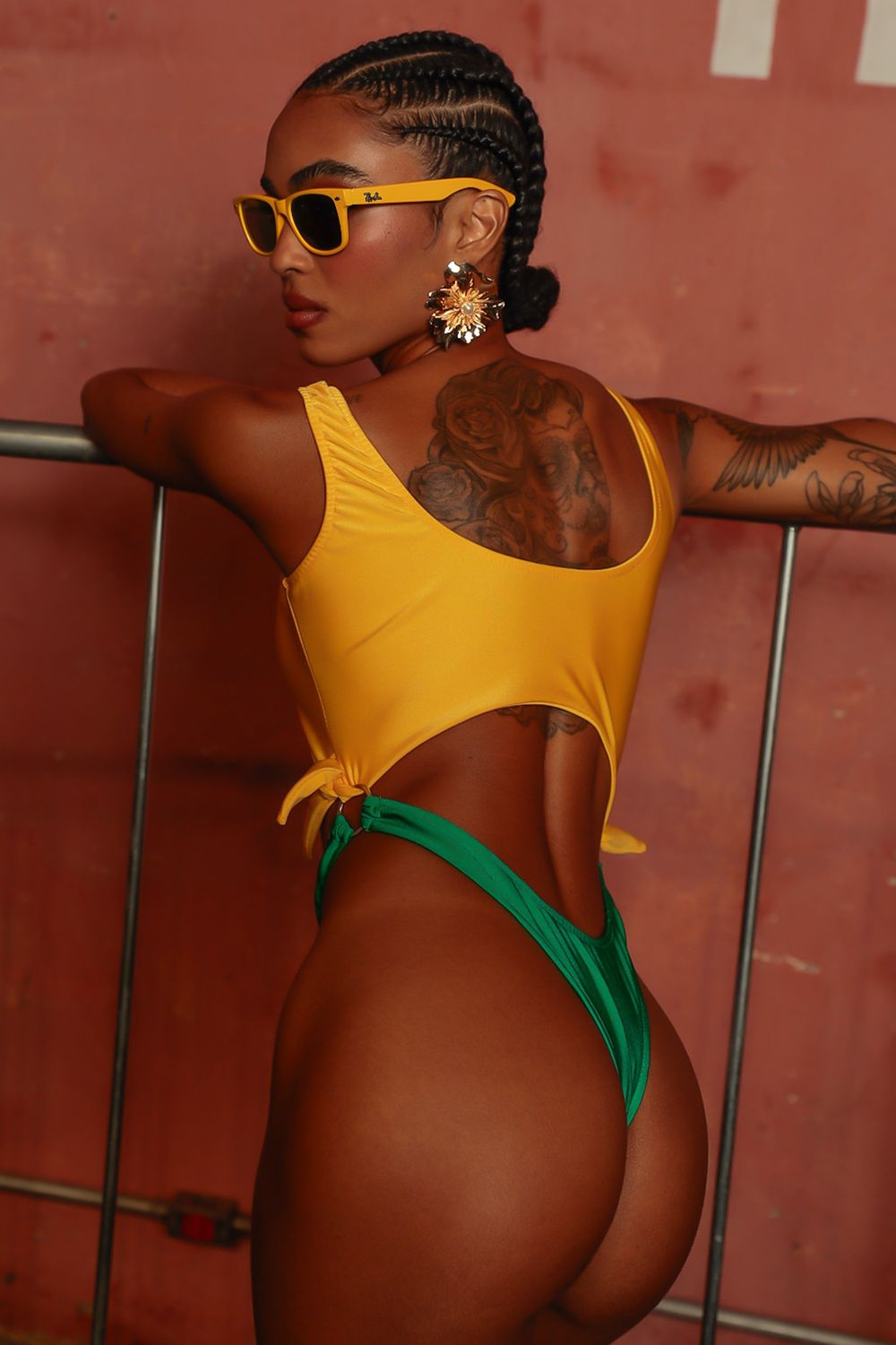 BODY MALANDRA CANARINHO