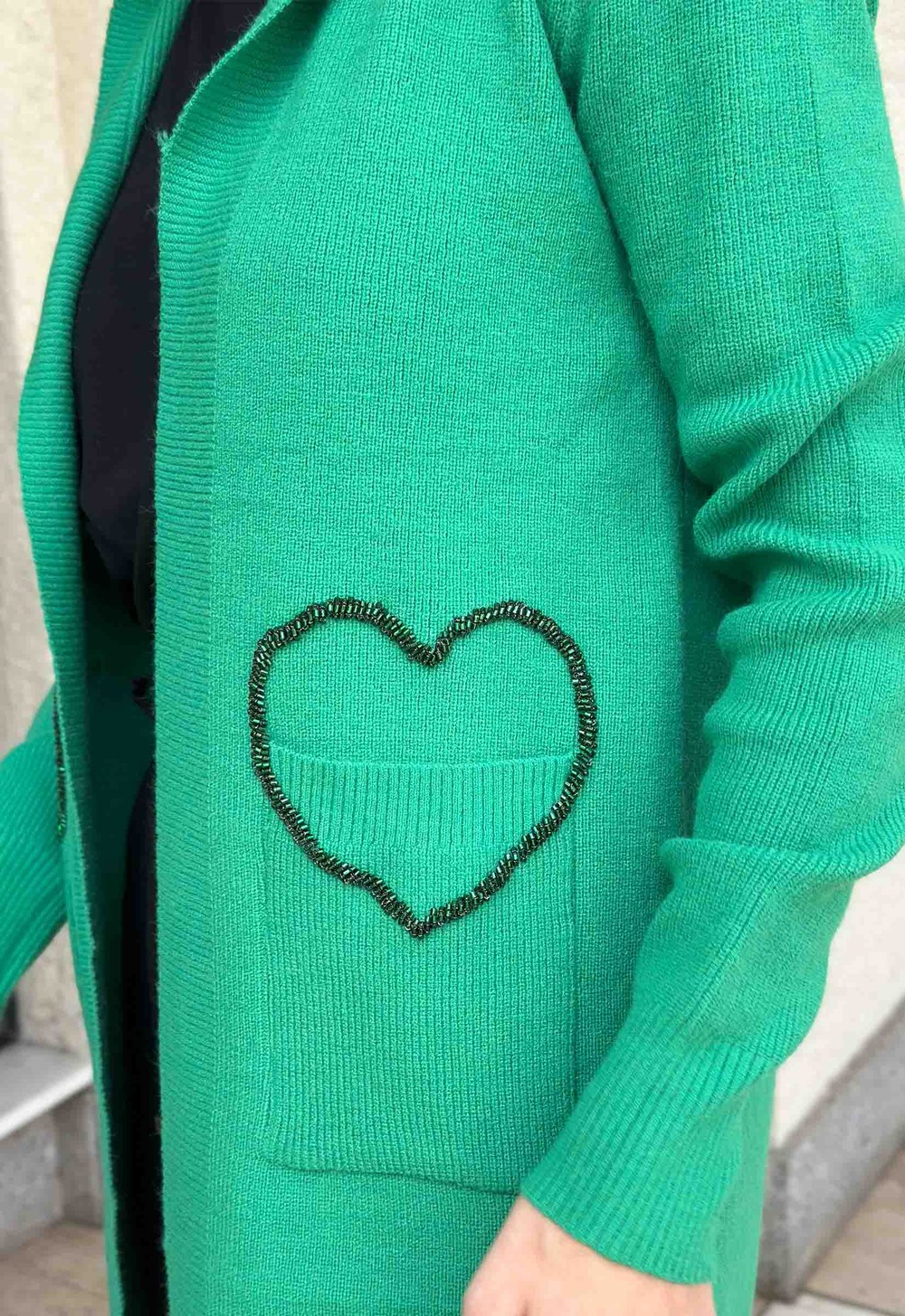 Cardigan Tricot Capuz Bordado Corações Grandes Mirela - Verde