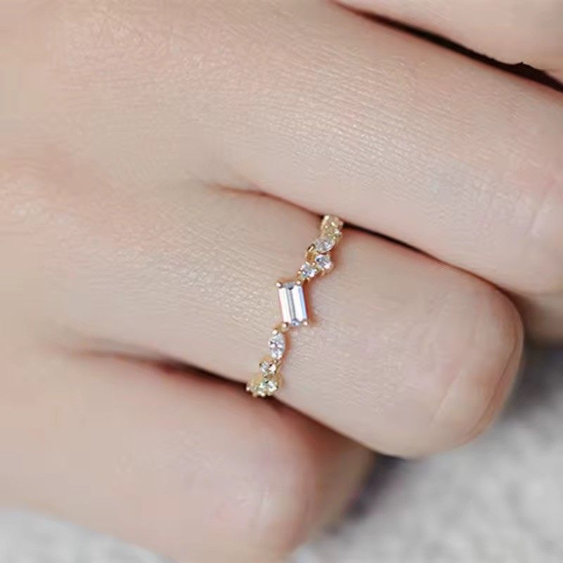 Meia Aliança Ouro 18k Topázio Branco- Coleção Alma