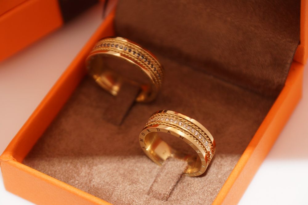 Aliança Pétala Dupla Ouro 18k