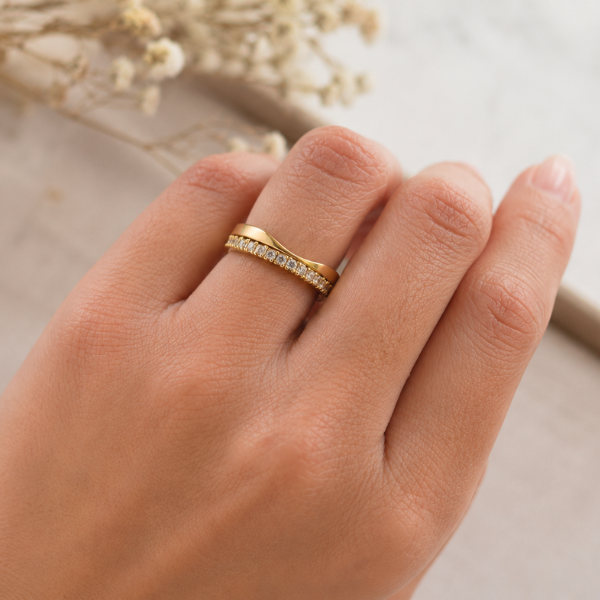 Aliança Íris Ouro 18k 
