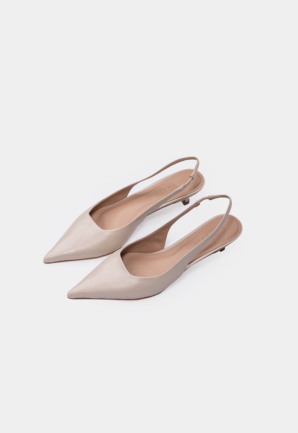 Scarpin Slingback Couro Off White Salto Fino