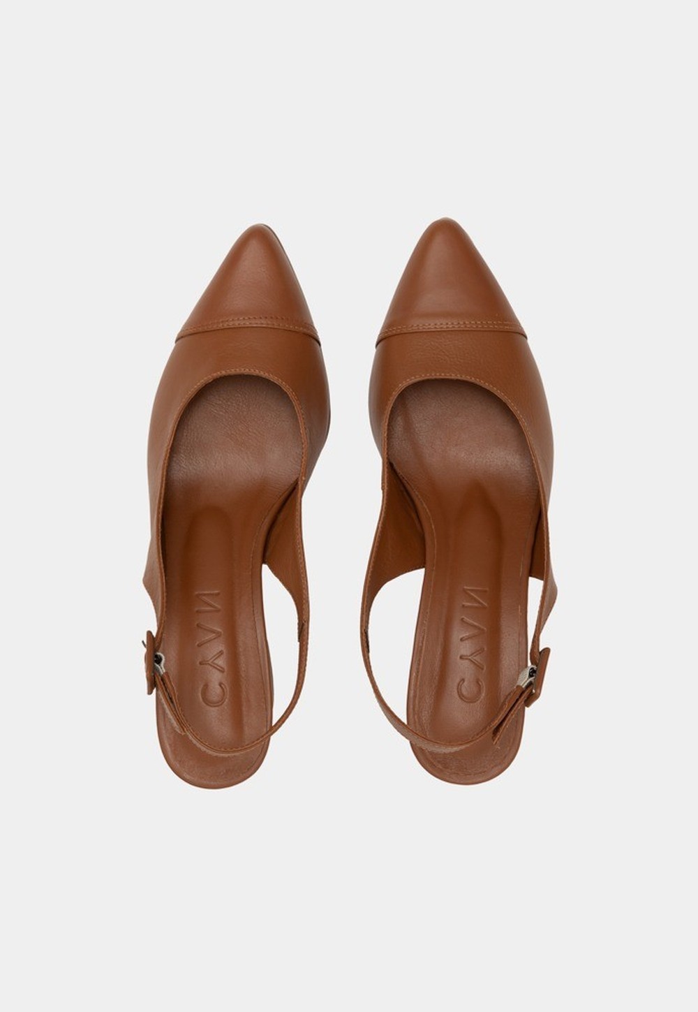 Scarpin Slingback Couro Carmel Salto Bloco